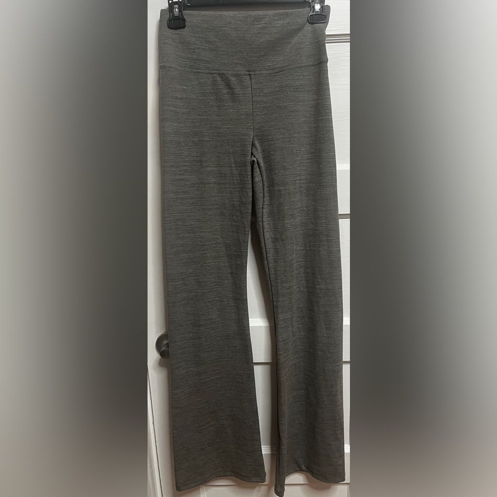 American Eagle “The Everything Flare” Size S Color Gray
